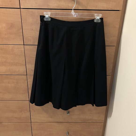AK Anne Klein - Black Pleated Skirt - Size 8 - Picture 3 of 10